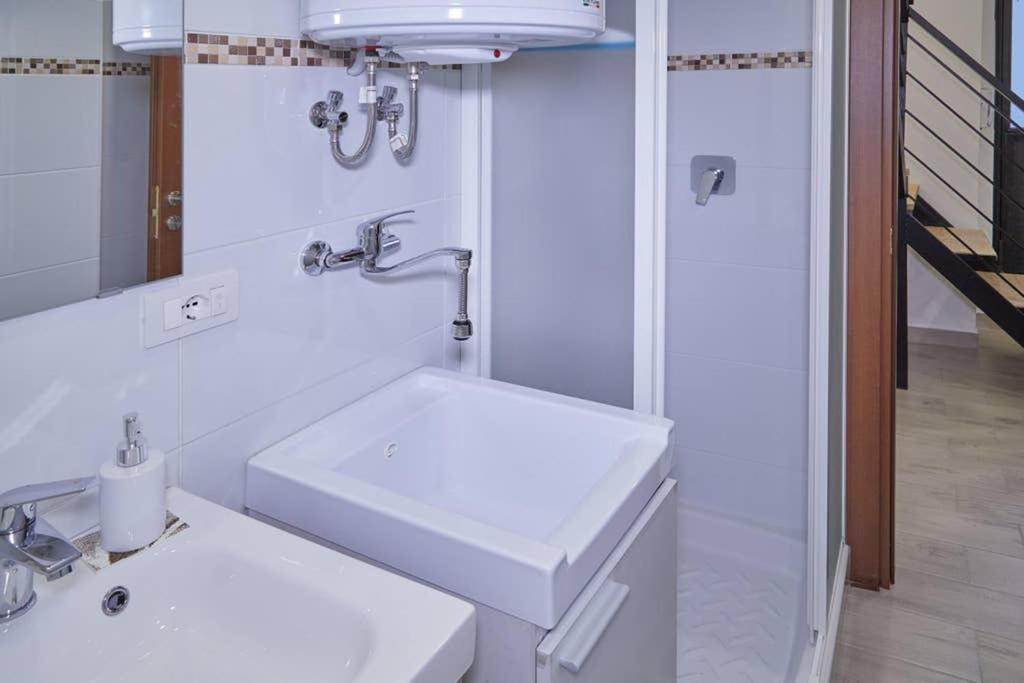 Вилла La Palma Loft Located In The Heart Of Катания Экстерьер фото
